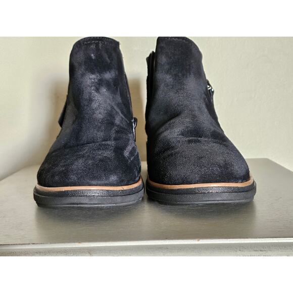 Clarks Collection, Sharon Ease, Black Suede, Leather, Ankle Booties, Size 8 - Picture 4 of 11